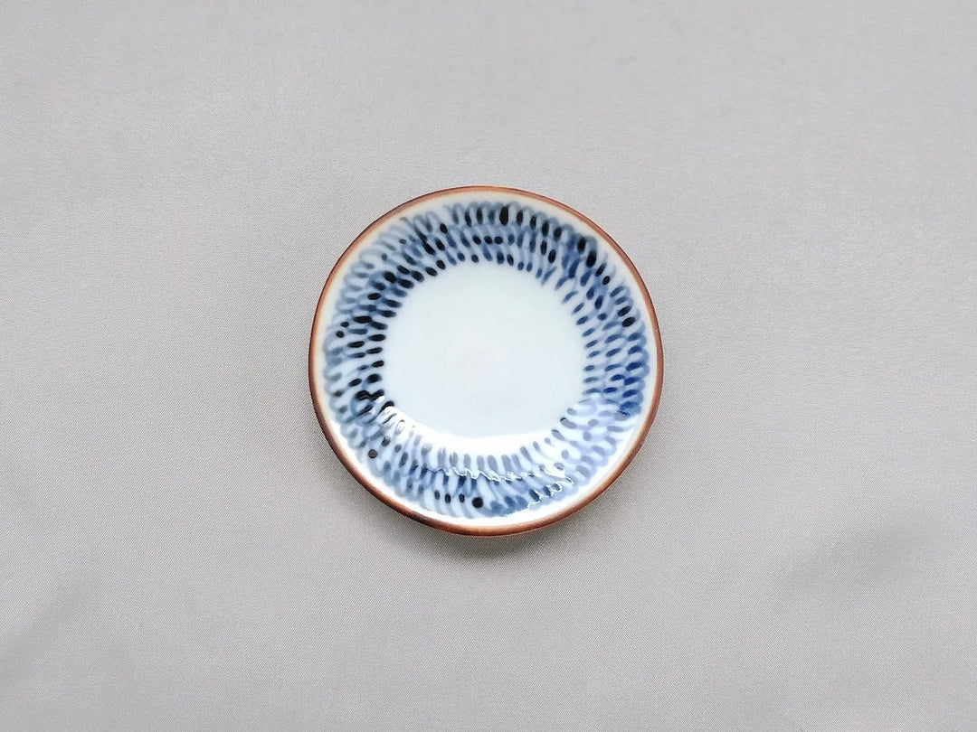Underglazed arabesque round small plate in porcelain by Jusen Kiln, Saga