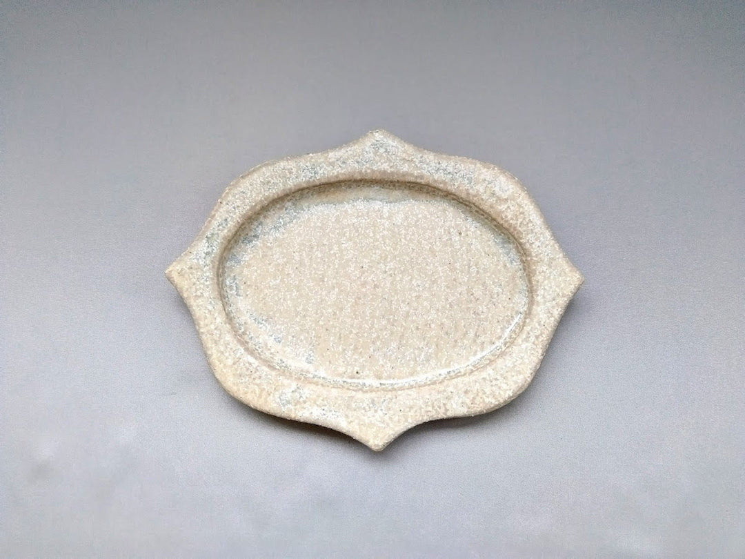 White matte glazed carved oval plate, small, by Kazuhito Yamamoto