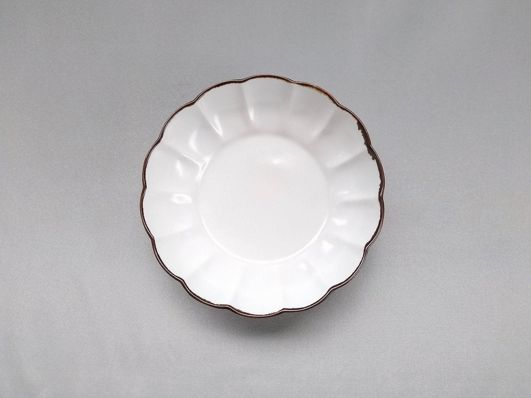 Chrysanthemum-edged small bowl, rim sabi white matte, by Koyo Kiln