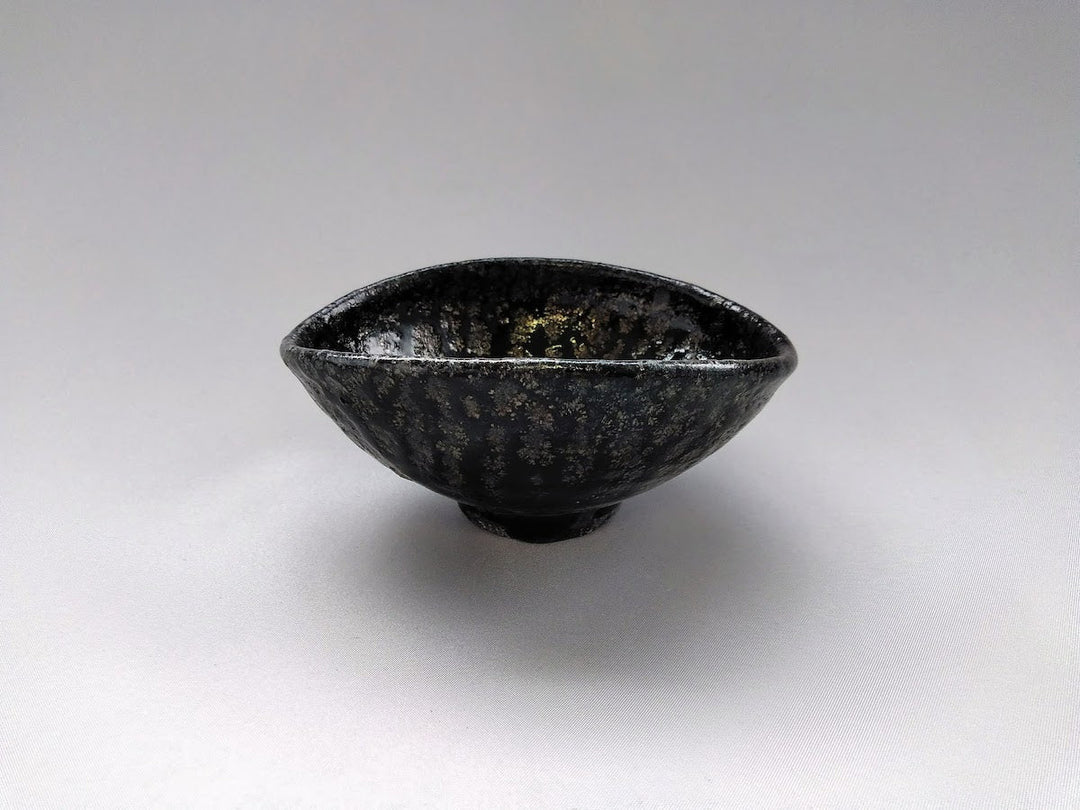 Grey ash glazed flexed bowl, small size, in ceramic by Seiji Okuda, Shiga