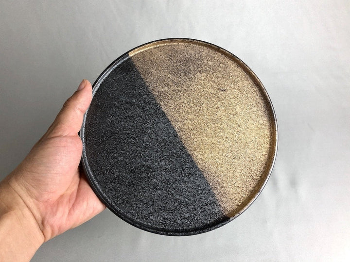 Crystal hankin lacqueRed 18cm Round Plate with Edges - Crafted By Toetsu Kiln