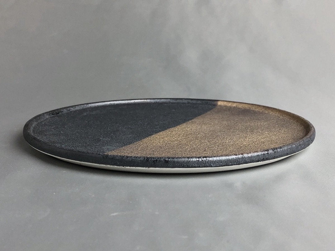 Crystal hankin lacqueRed 22cm Round Plate with Edge - Crafted By Toetsu Kiln