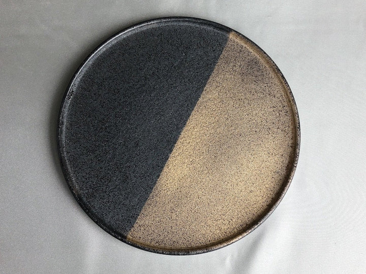Crystal hankin lacqueRed 22cm Round Plate with Edge - Crafted By Toetsu Kiln