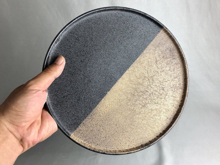 Crystal hankin lacqueRed 22cm Round Plate with Edge - Crafted By Toetsu Kiln