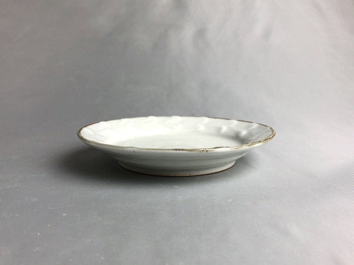 White Porcelain lid Leaf 4.5-Sun Plate - Crafted By Kousei Kobayashi