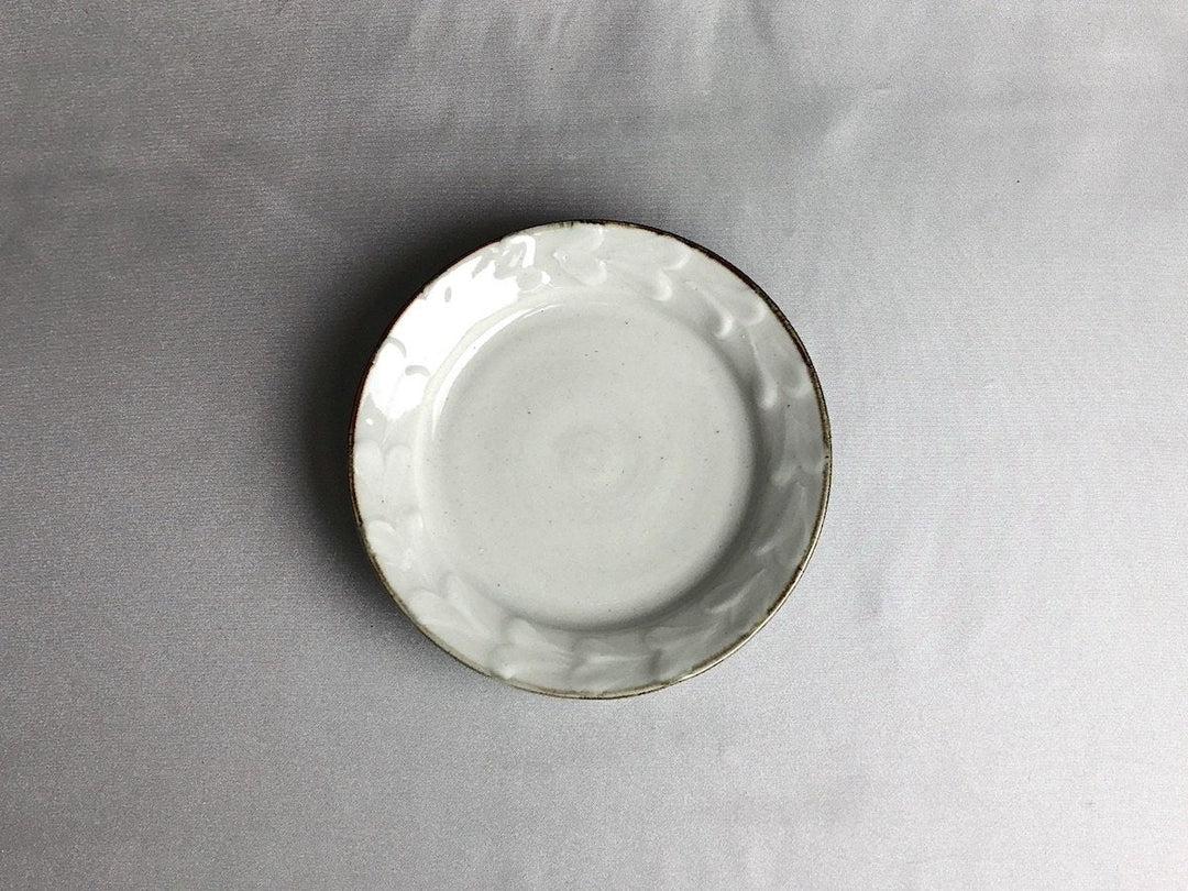 White Porcelain lid Leaf 4.5-Sun Plate - Crafted By Kousei Kobayashi