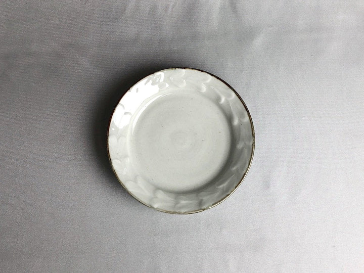 White Porcelain lid Leaf 4.5-Sun Plate - Crafted By Kousei Kobayashi