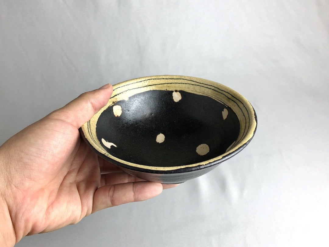 Black Glazed line-engraved dot 5-Sun Pot - Crafted By Kazuhito Yamamoto