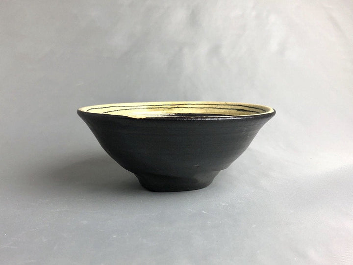 Black Glazed line-engraved dot 5-Sun Pot - Crafted By Kazuhito Yamamoto