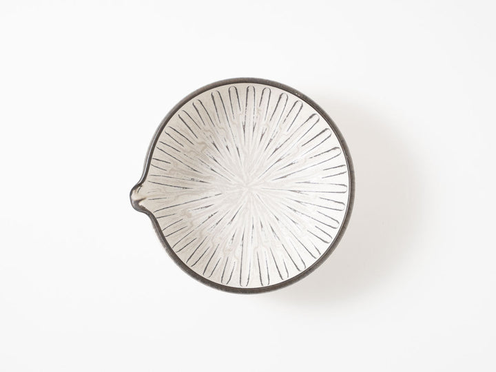Shinogi Pouring Bowl, White — Hand-Glazed Japanese Pottery by Masanori Yamamoto