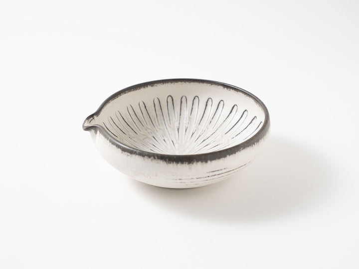 Shinogi Pouring Bowl, White — Hand-Glazed Japanese Pottery by Masanori Yamamoto