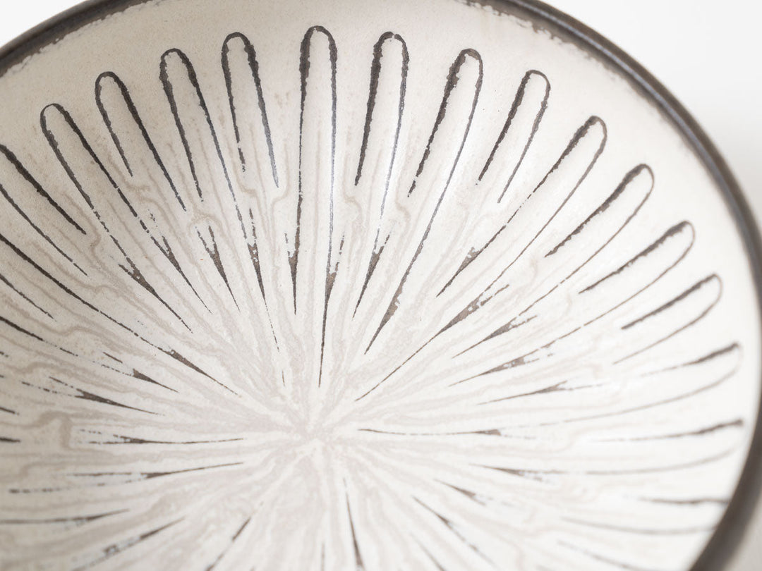 Shinogi Pouring Bowl, White — Hand-Glazed Japanese Pottery by Masanori Yamamoto