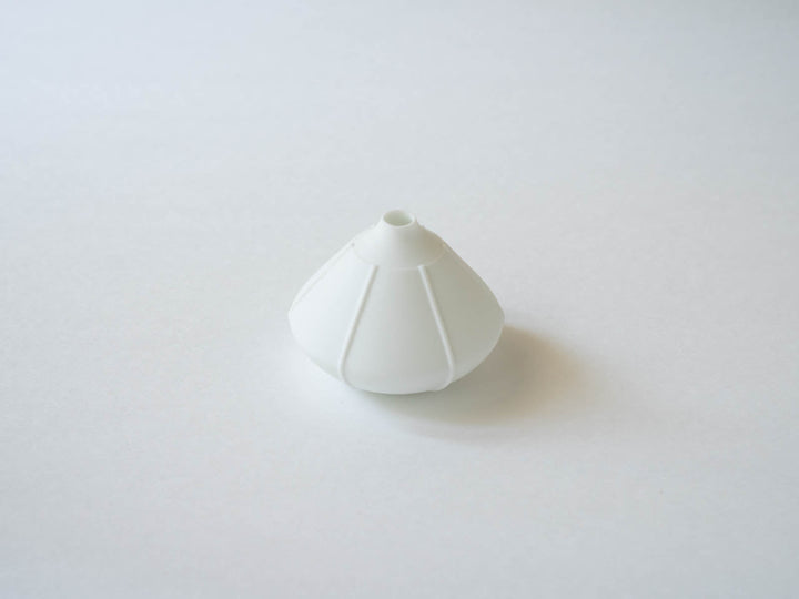 Single Flower Vase Slip Trailing - Crafted By Yamahira Kiln
