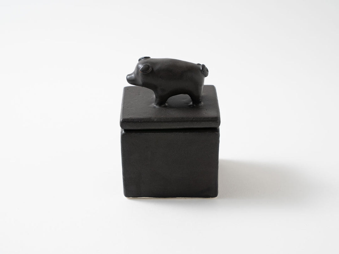 Pig Cube Object — Hand-Painted Japanese Pottery by Ryo Makita