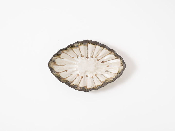 Kikka Oval Plate S (White) - Crafted By Jun Fujiwara