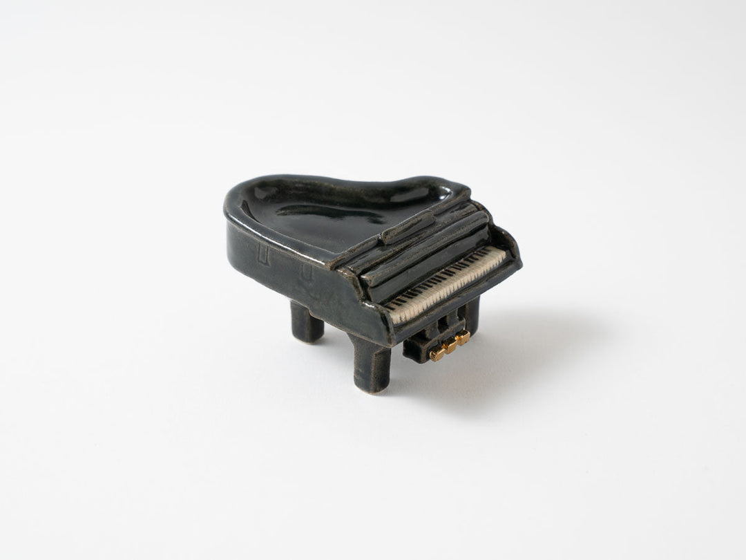 Piano Mamezara Plate — Ryo Makita