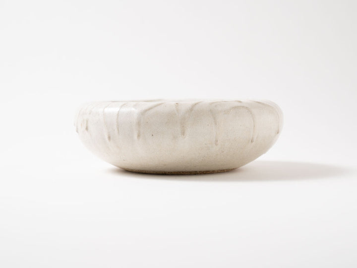 Hollow Pedestal Plate M (6-Sun), White — Hand-Glazed Japanese Pottery by Jun Fujiwara