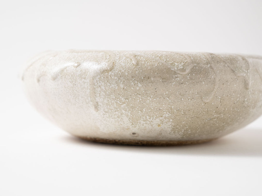 Hollow Pedestal Plate M (6-Sun), White — Hand-Glazed Japanese Pottery by Jun Fujiwara