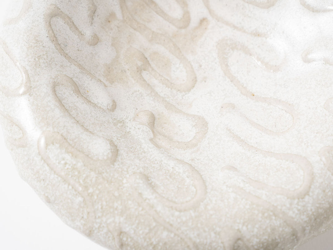 Hollow Pedestal Plate M (6-Sun), White — Hand-Glazed Japanese Pottery by Jun Fujiwara