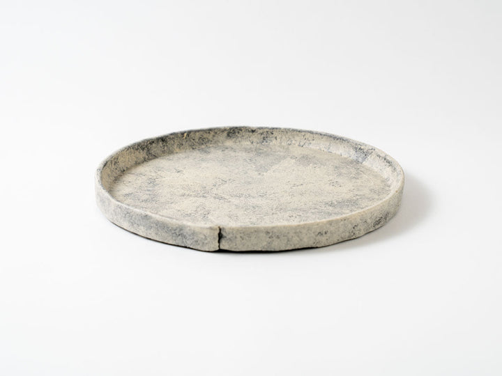 White Slip (Black) Rim Round Plate (8-inch) - Crafted By Taeko Kajiwara