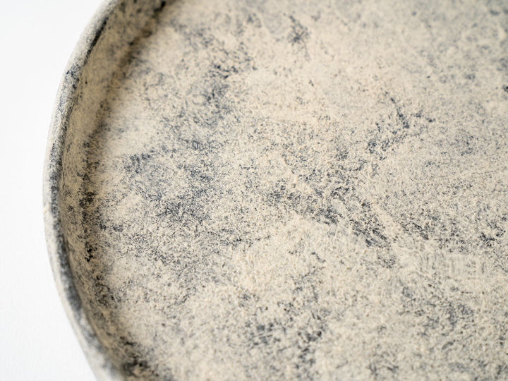 White Slip (Black) Rim Round Plate (8-inch) - Crafted By Taeko Kajiwara