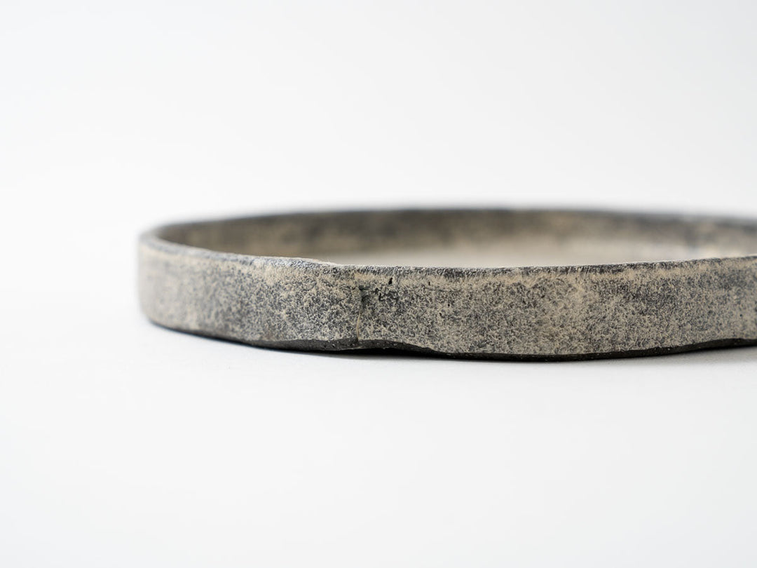 White Slip (Black) Rim Round Plate (Medium) - Crafted By Taeko Kajiwara