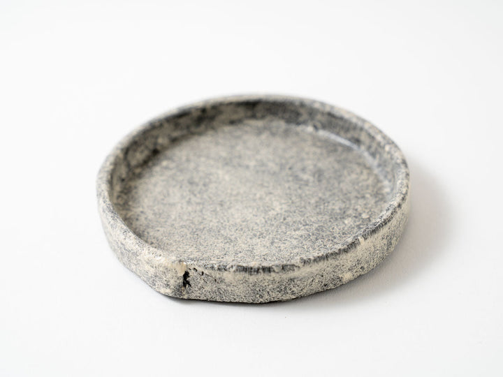 White Slip (Black) Rim Round Plate (Hime) - Crafted By Taeko Kajiwara