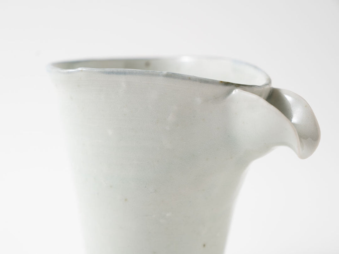 Katakuchi Spouted Bowl, White Porcelain Izumiyama Glaze Crafted By Shotaro Yokota