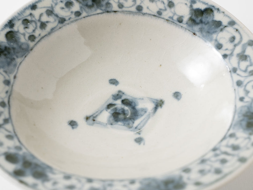 Annan-Style (Porcelain) Rimmed Double-Naburi 7-Sun Bowl, Vined Karakusa Pattern Crafted By Katsuro Yokota