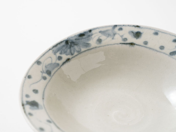Annan-Style (Porcelain) Rimmed Double-Naburi 7-Sun Bowl, Hana-Karakusa Pattern Crafted By Katsuro Yokota