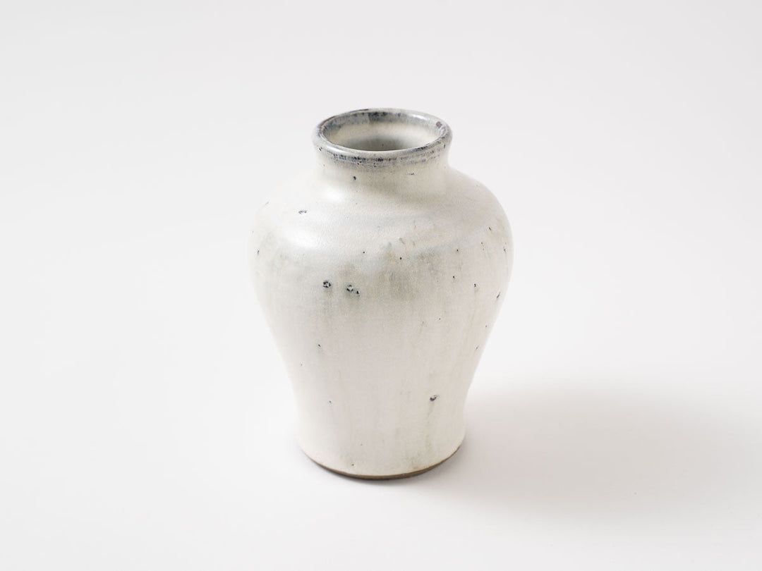 White Flower Vase - Crafted By Yuichi Hirai