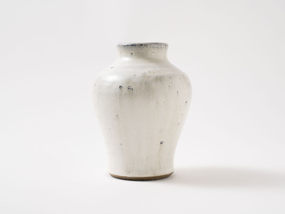 White Flower Vase - Crafted By Yuichi Hirai