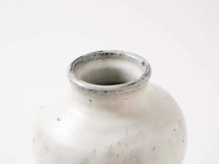 White Flower Vase - Crafted By Yuichi Hirai
