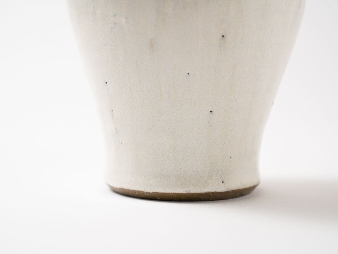 White Flower Vase - Crafted By Yuichi Hirai