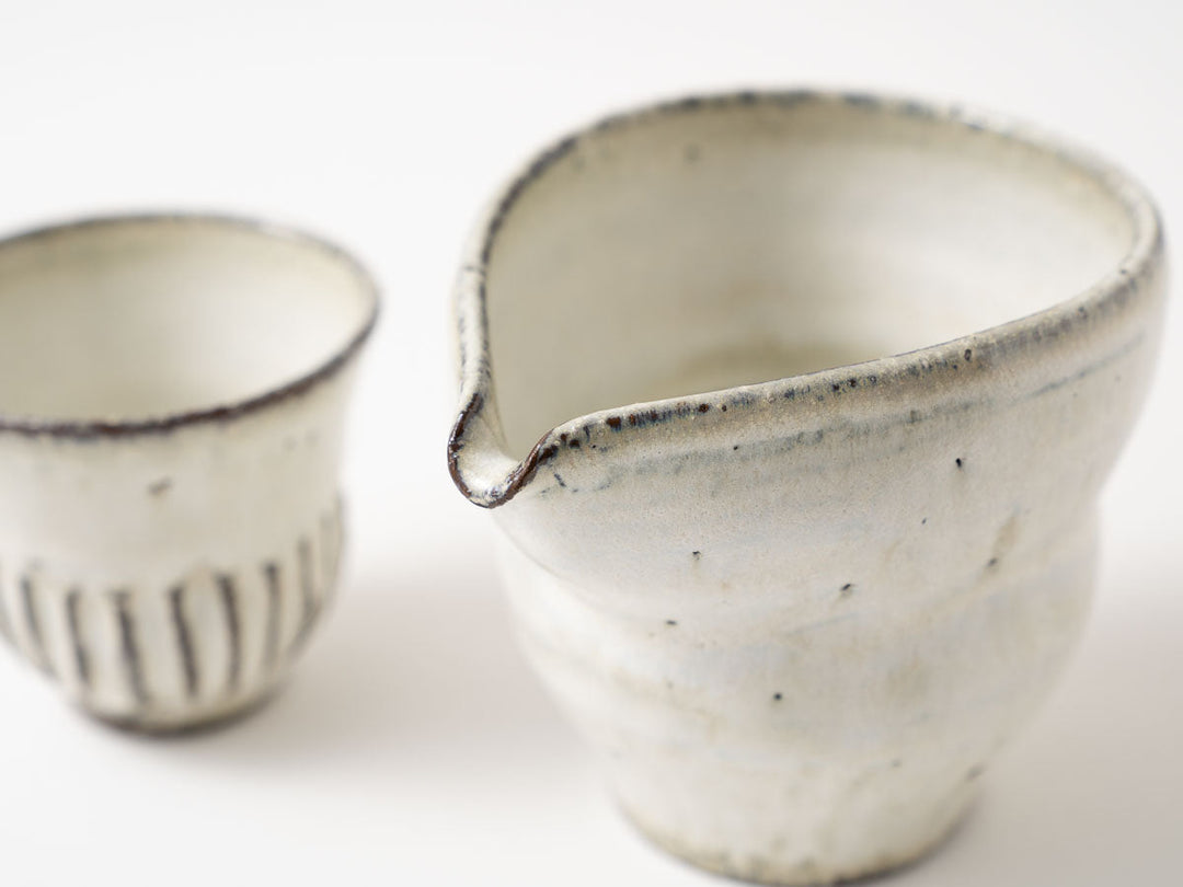 White Katakuchi Sake Pourer Crafted By Yuichi Hirai