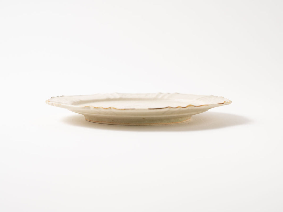 Tulip-Pattern Lobed Rim Plate — Hand-Painted Japanese Pottery by Hitomi Yamasaki