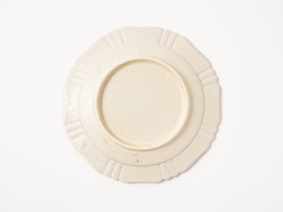 Tulip-Pattern Lobed Rim Plate — Hand-Painted Japanese Pottery by Hitomi Yamasaki