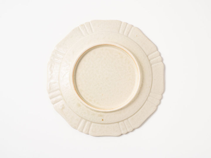 Tulip-Pattern Lobed Rim Plate — Hand-Painted Japanese Pottery by Hitomi Yamasaki