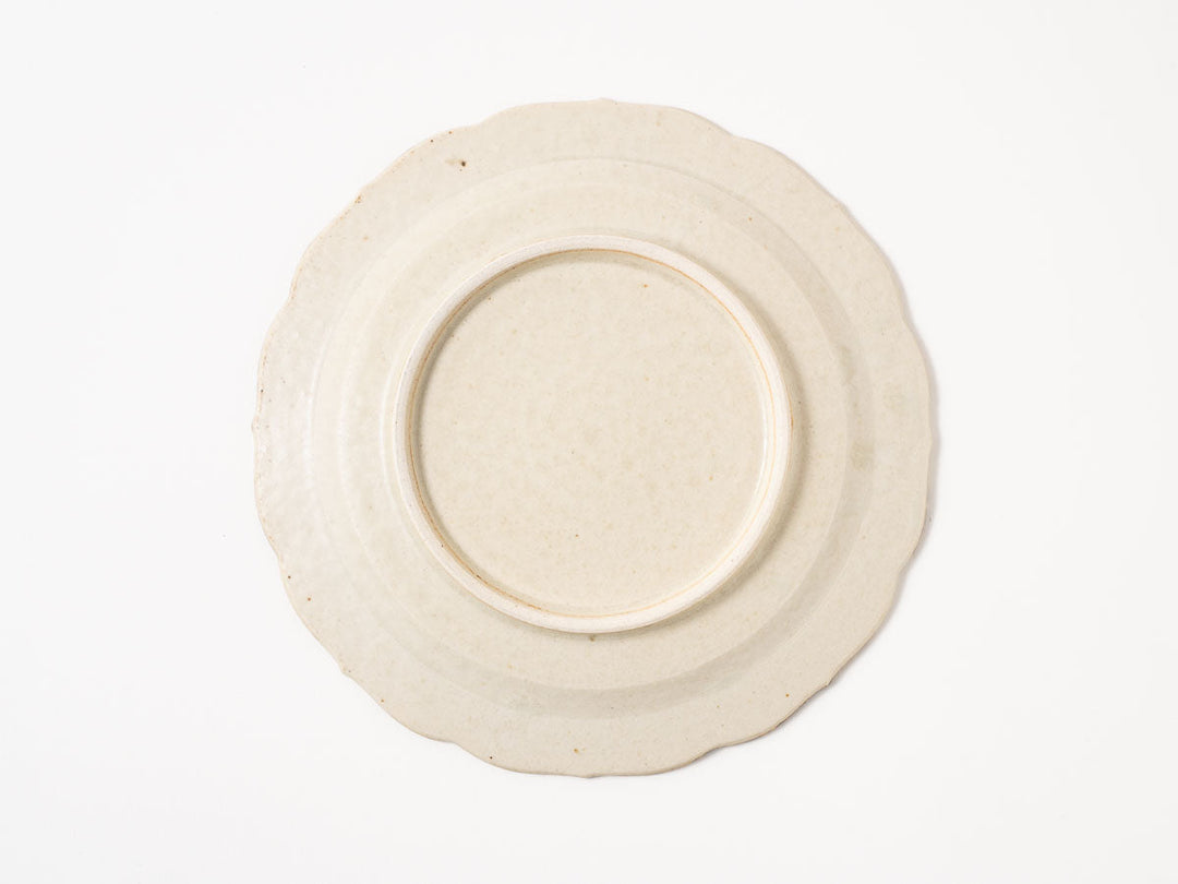 Dandelion-Pattern Lobed Rim Plate — Hand-Painted Japanese Pottery by Hitomi Yamasaki