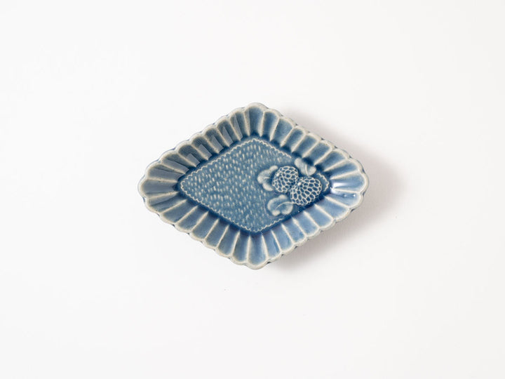 Chrysanthemum-Lobed Small Plate — Hand-Painted Japanese Pottery by Hitomi Yamasaki