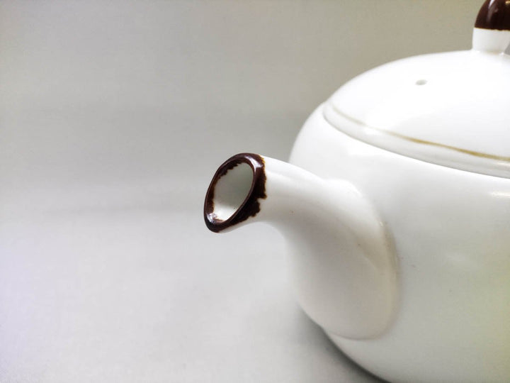 Pot Rusted Edge White Matte - Crafted By Koyo Kiln