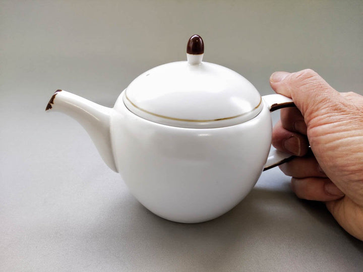 Pot Rusted Edge White Matte - Crafted By Koyo Kiln