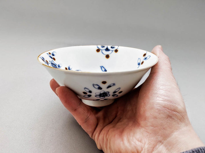 Large Vine Arabesque Rice Bowl - Crafted By Tokushichi Kiln