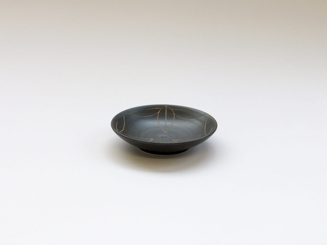 Black ceramic Carving (Japanese) 2.5-Sun Plate bamboo - Crafted By Tamori Pottery