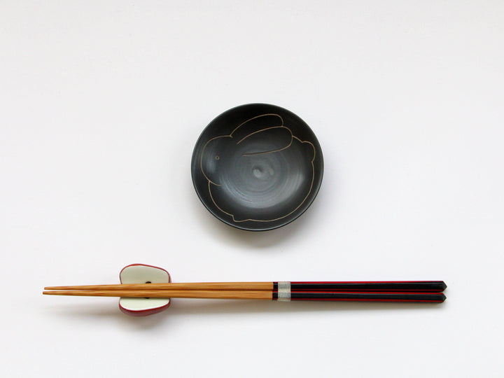 Black ceramic Carving (Japanese) 2.5-Sun Plate Rabbit - Crafted By Tamori Toen