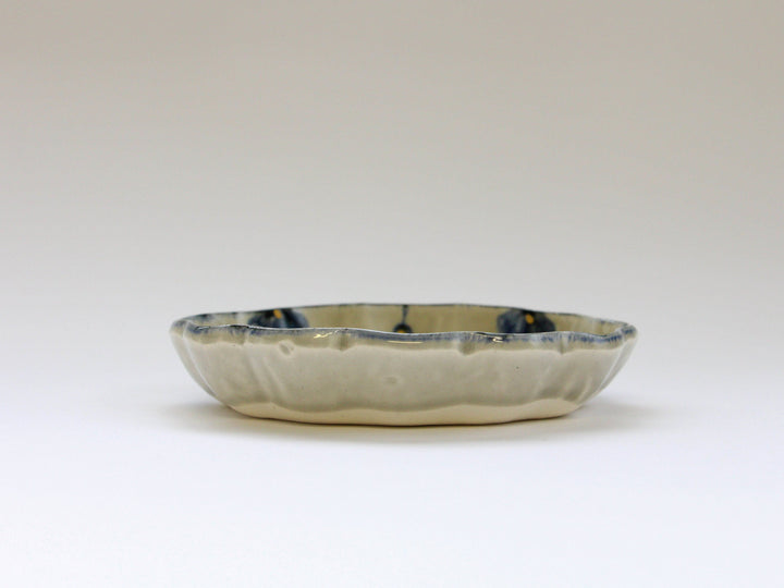 Gold-Colored Gray Clay Glazed Flower Pattern Wavy Rim Plate - Crafted By Kikaku Pottery