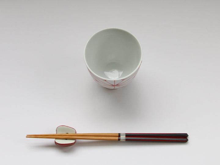 Slip Trailing Hemp Leaf Motenashi Cup Small Red - Crafted By Fukuho Kiln