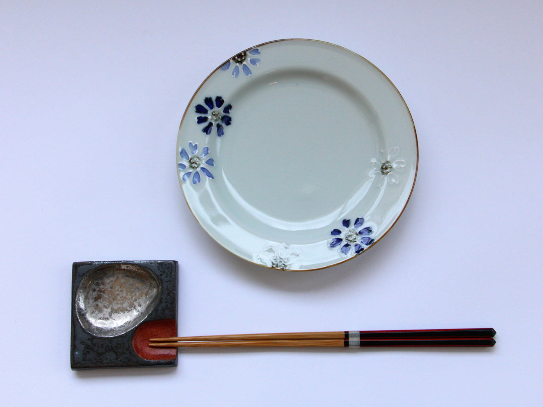 Slip Trailing Small Flower Chirashi Rim Plate Small - Crafted By Tokushichi Kiln