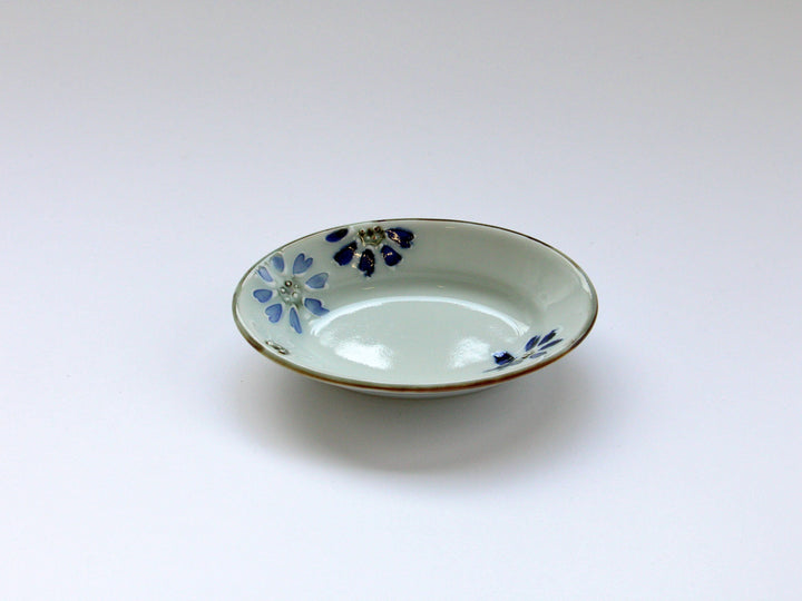 Slip Trailing Small Flower Chirashi Oval Bowl Small - Crafted By Tokushichi Kiln