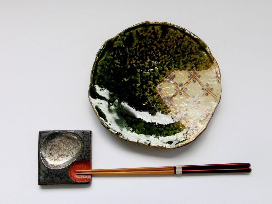 Oribe Dotted Grid Pattern 5.5-Sun Round Plate — Hand-Glazed Japanese Pottery by Nobumasa Kiminami